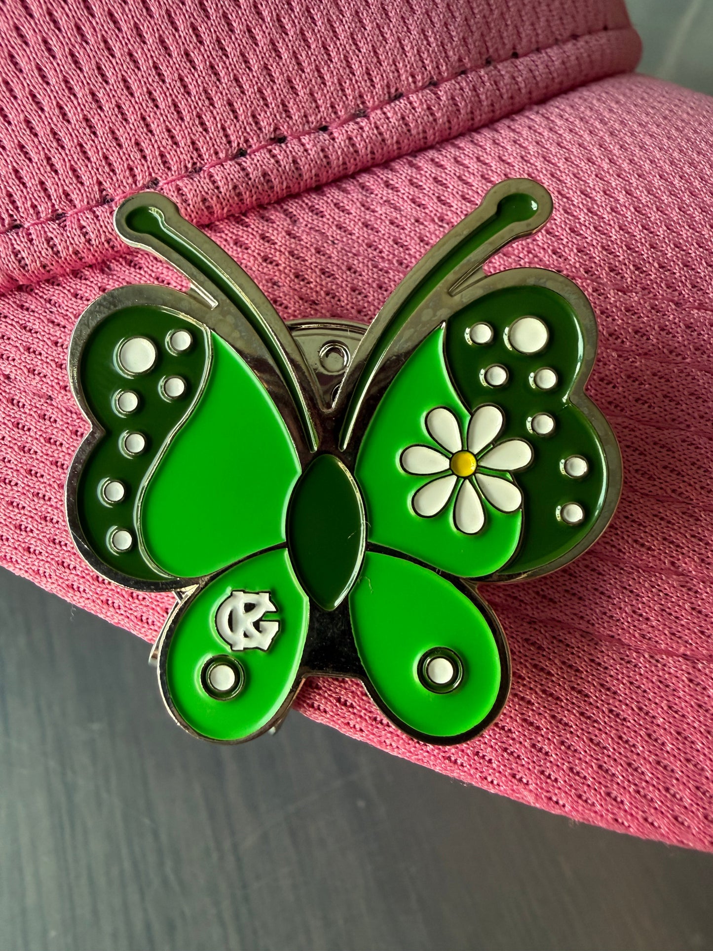 Butterfly ball markers with Hat Clips included.