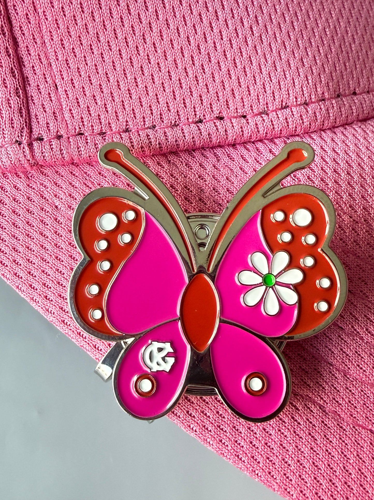 Butterfly ball markers with Hat Clips included.